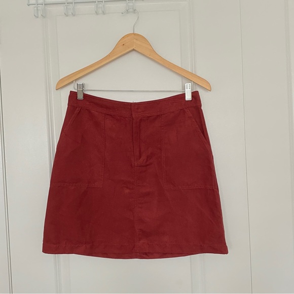 Banana Republic skirt size 4 suede-like material - Picture 2 of 3